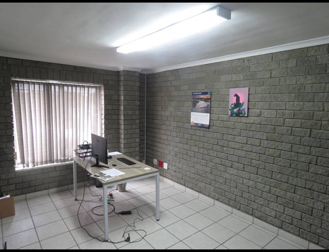 652M² WAREHOUSE TO LET IN OKAVANGO PARK